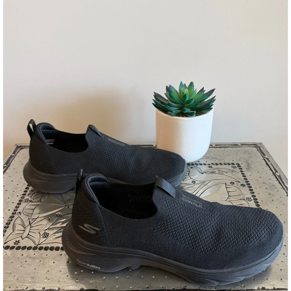Men's Skechers GoWalk 6 Size 10.5 Stretch Fit Slip on Shoes Black Air Cooled